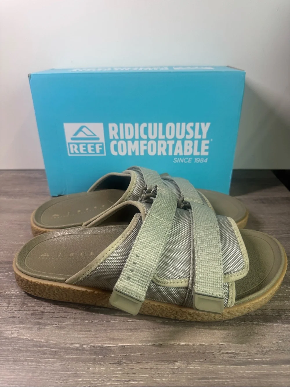 Reef Montauk Slide Sandals Sage green adjustable straps size 11 $95 EUC